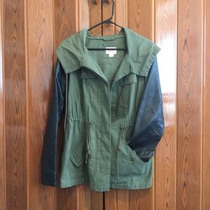 Army-style field jacket with faux leather sleeves